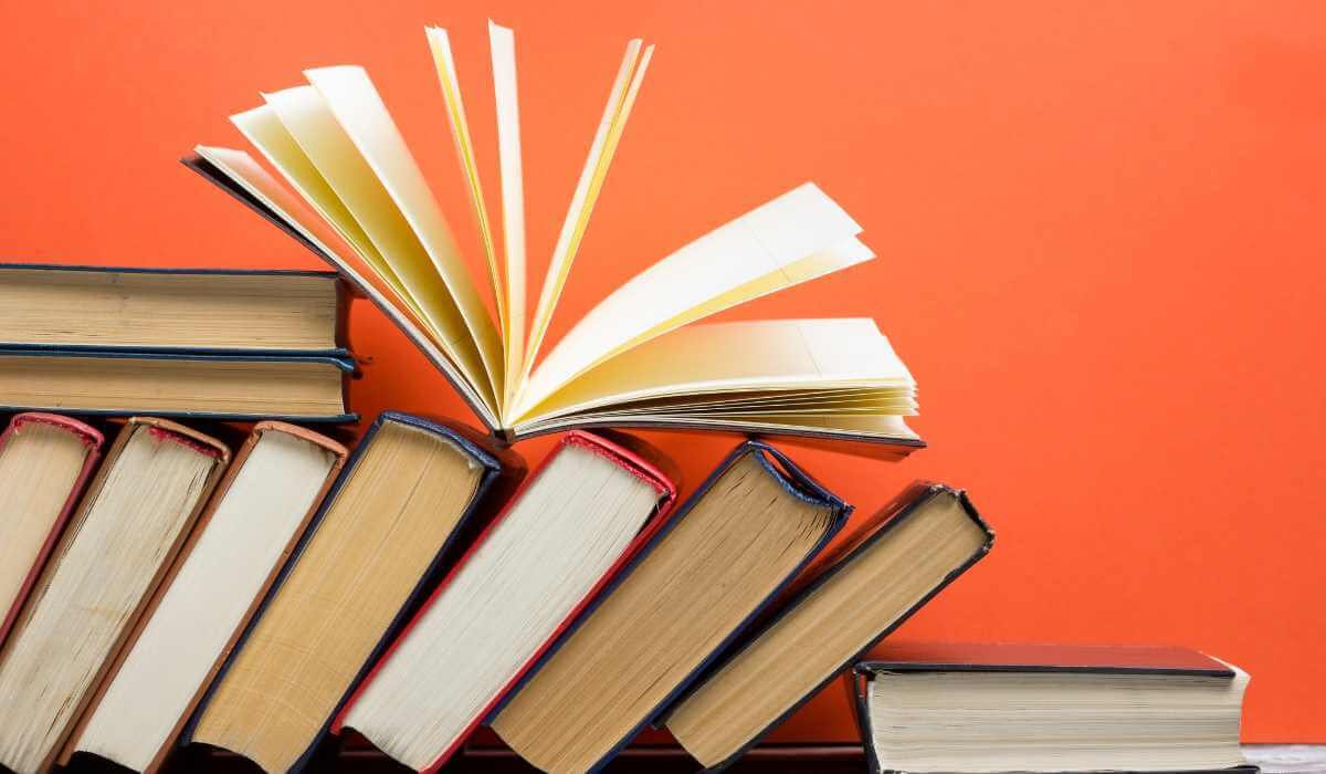 90 Books Captions for Instagram - Unico Things