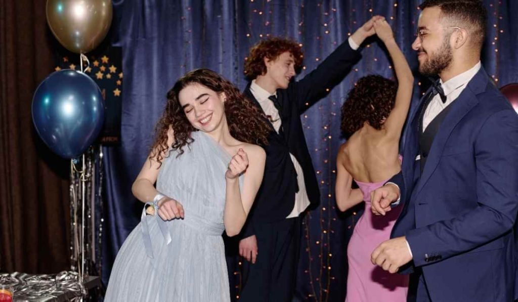 103 College Formal Captions to Remember the Fun
