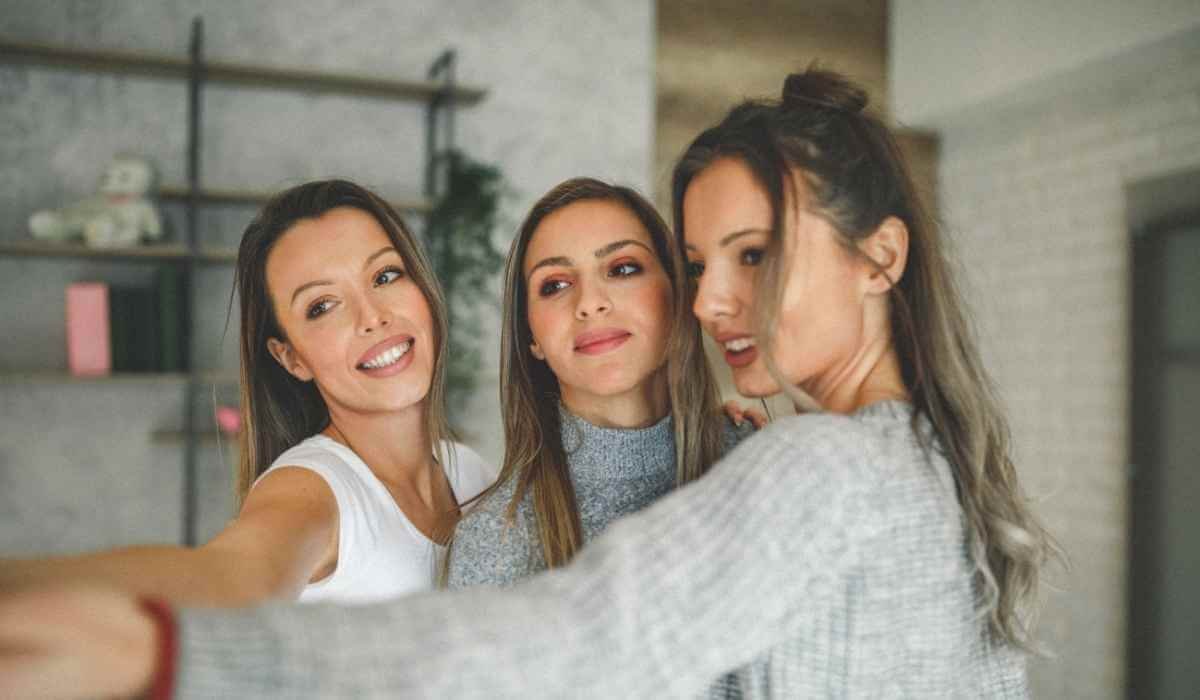 143 Friends Meetup Captions to Celebrate Your Crew
